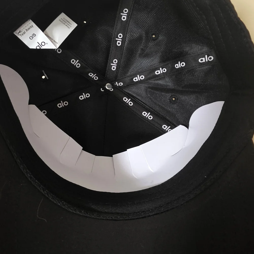 ALO Yoga Black Cap - Picture 6 of 6